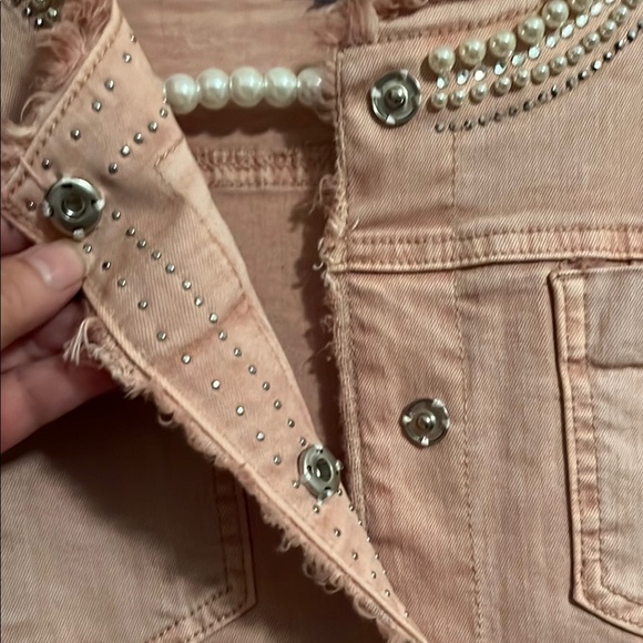 Stylish Pink Denim Jacket with Pearl Details - Picture 12 of 14